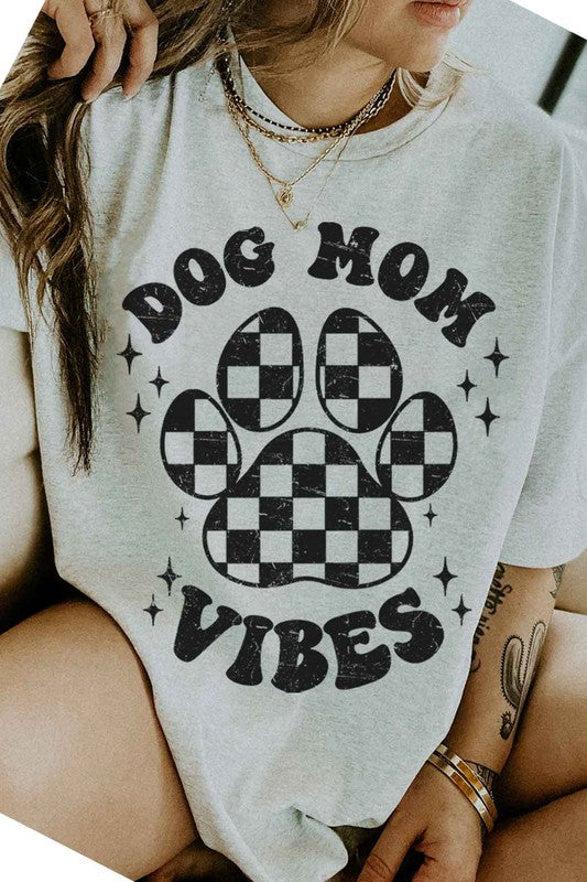 DOG MOM VIBES GRAPHIC TEE / T-SHIRT