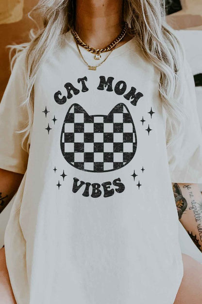 CAT MOM VIBES GRAPHIC TEE / T-SHIRT