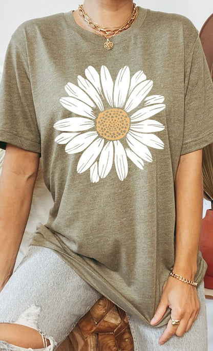 Daisy Graphic Tee